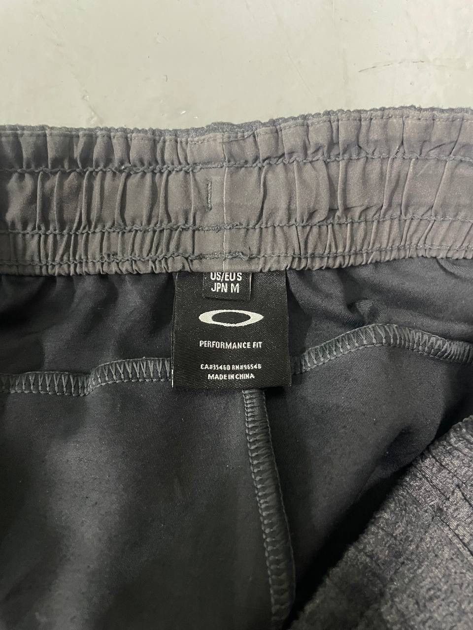Oakley OAKLEY PERFOMANCE SPELL OUT 🎌 Size US 32 / EU 48 - 6 Thumbnail