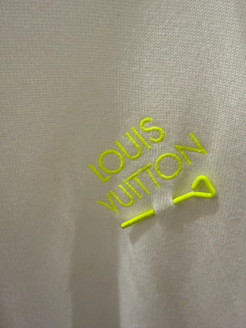 Louis Vuitton Louis Vuitton Fluorescent Green Pin Short Sleeve 2505-Nexta Size US XL / EU 56 / 4 - 4 Thumbnail