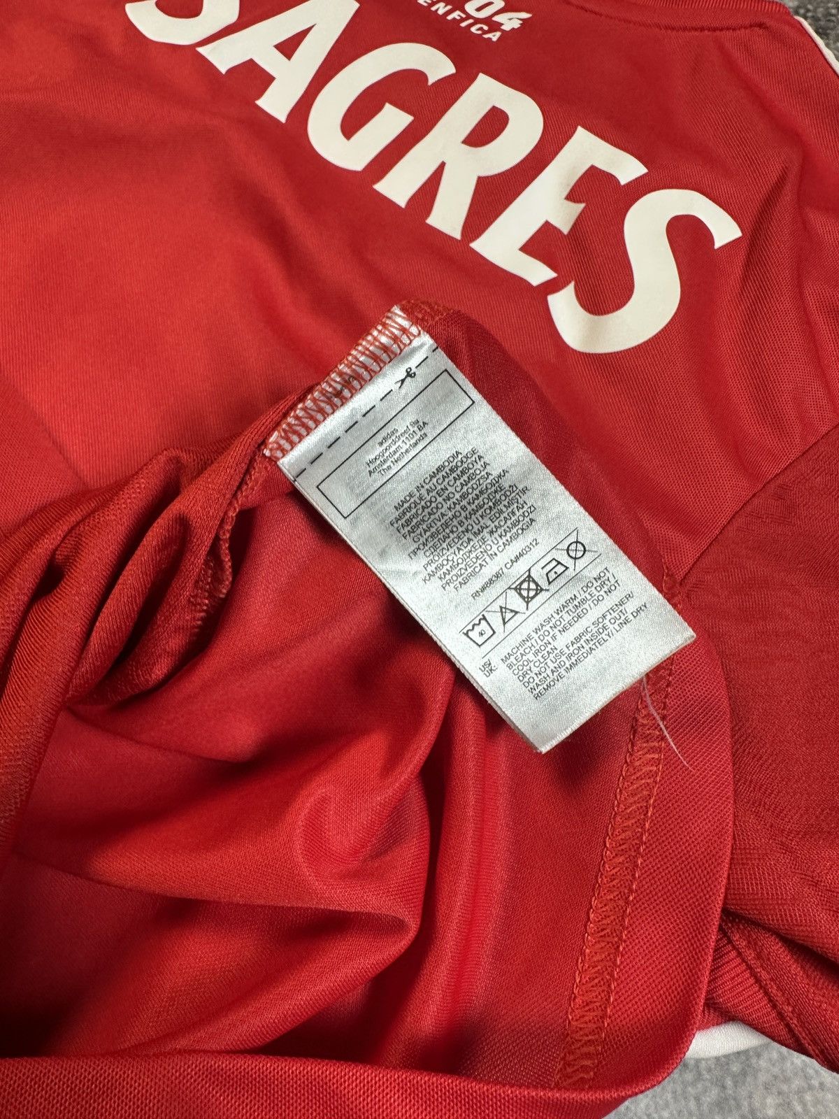 Adidas Adidas Benfica Soccer Jersey Streetwear Rare M Blokecore Y2K Size US S / EU 44-46 / 1 - 5 Thumbnail