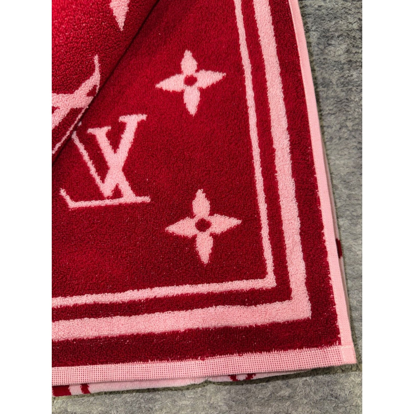 Louis Vuitton Louis Vuitton Drap Bain Pink Red Escale Bath Beach Towel Size ONE SIZE - 7 Thumbnail
