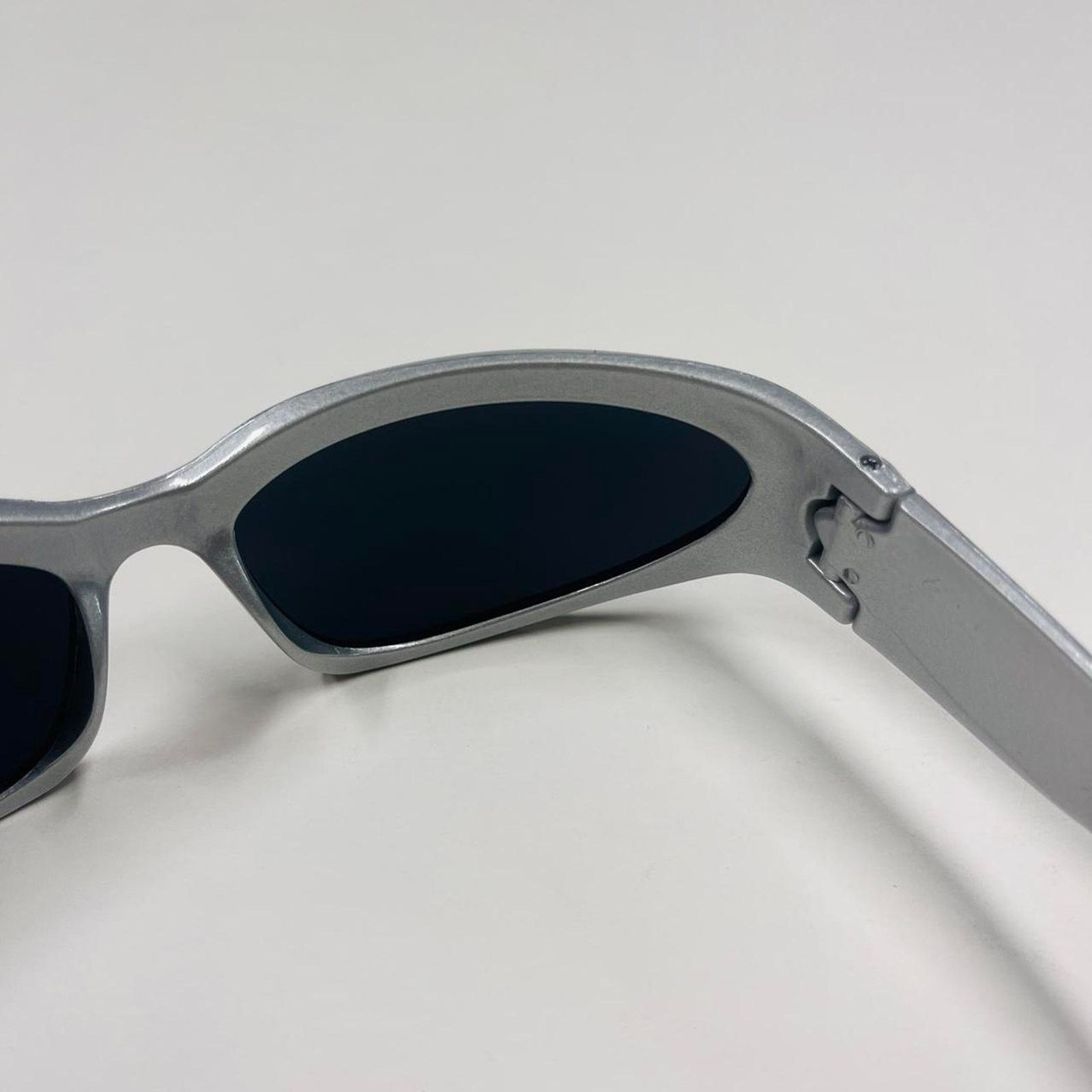 Vintage Y2k 2000s vintage style gray sunglasses Size ONE SIZE - 3 Thumbnail