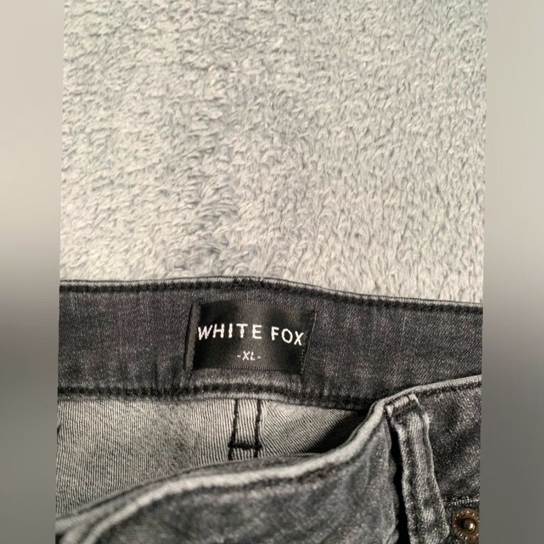 Vintage White fox Distressed Women's Jeans XL Gray Skinny Jeans Women XL Distressed White fox Boutique Distressed Jeans Women XL Gray Skinny Size 40" / US 18 - 7 Thumbnail