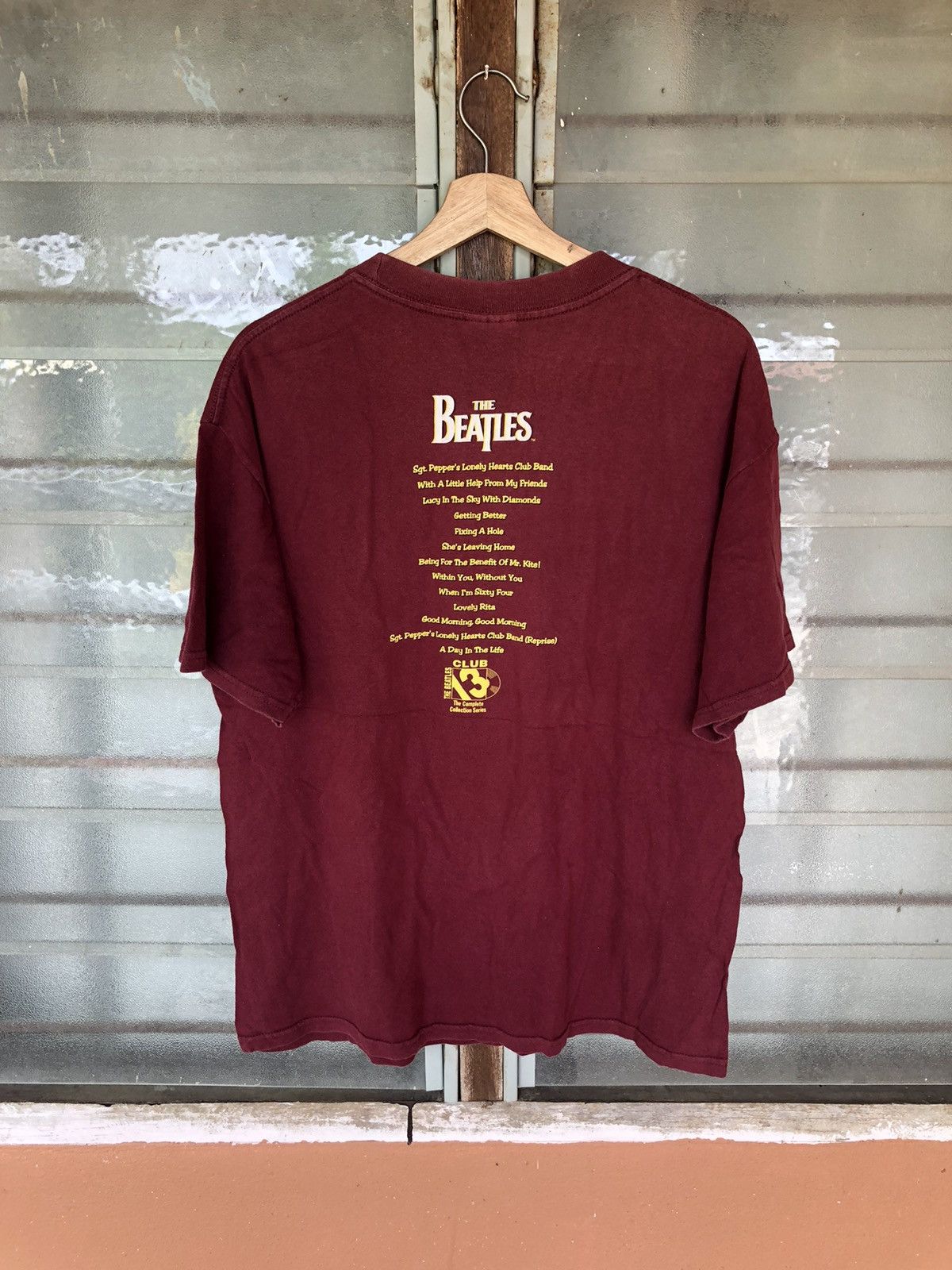 Band Tees Vintage The Beatles Sgt. Peppers Lonely Hearts Club Tee Size US L / EU 52-54 / 3 - 7 Thumbnail