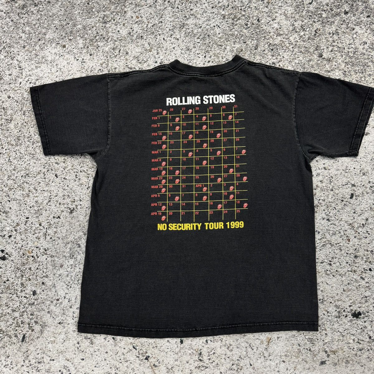Band Tees 1999 Thrashed Faded Rolling Stones No Security Tour Tee Size US L / EU 52-54 / 3 - 8 Thumbnail