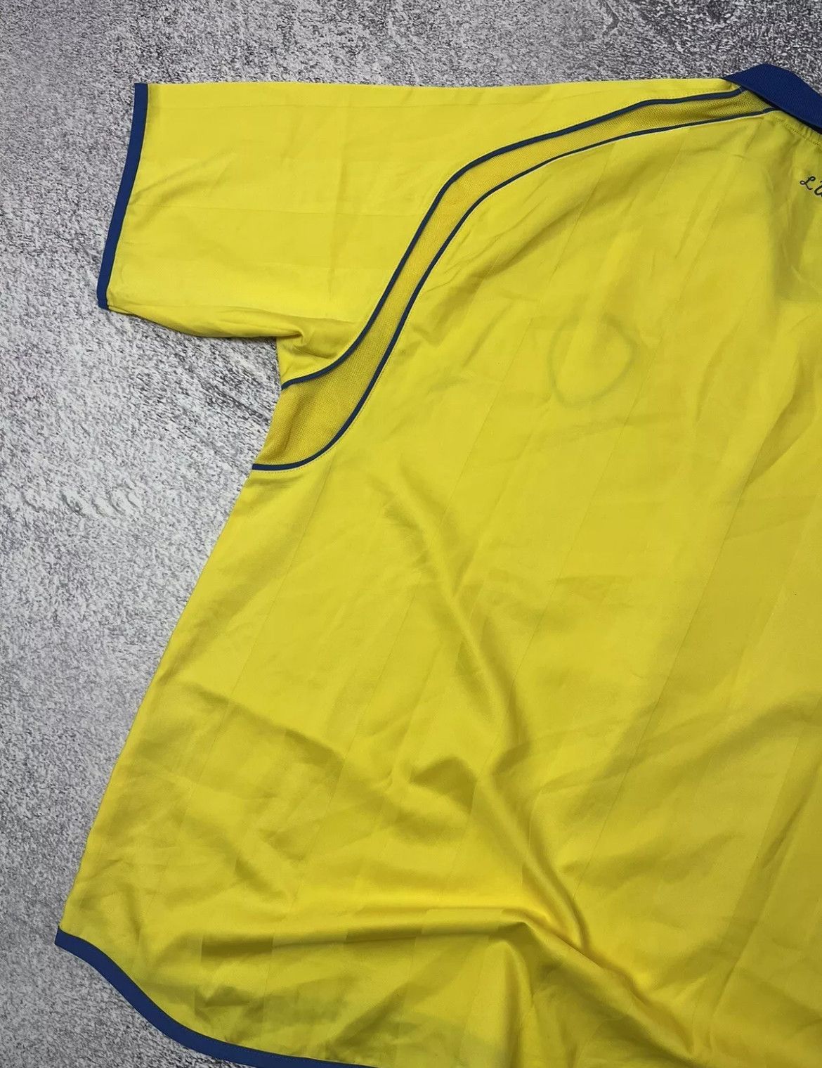Vintage Leeds united Soccer Jersey Mens size Xl 2005/2005 vintage Size US XL / EU 56 / 4 - 11 Thumbnail