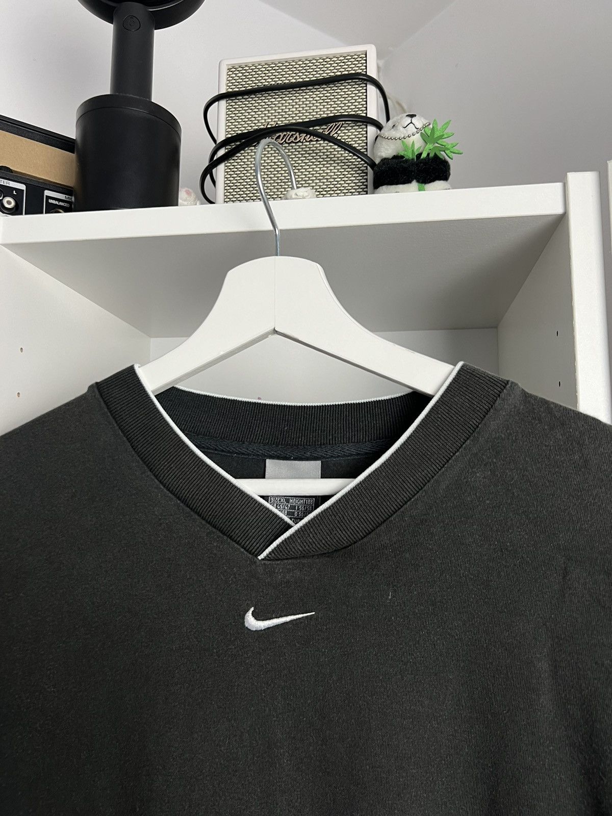 Nike Vintage y2k Nike baggy center swoosh t-shirt XL skate loose Size US XL / EU 56 / 4 - 3 Thumbnail