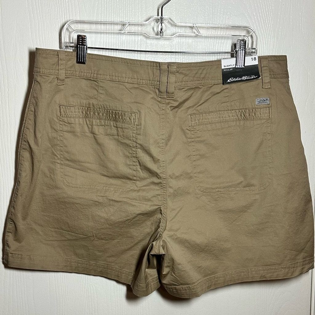 Eddie Bauer Eddie Bauer Womens Aspire Chino Shorts in Light Khaki Size 40" / US 18 - 5 Thumbnail
