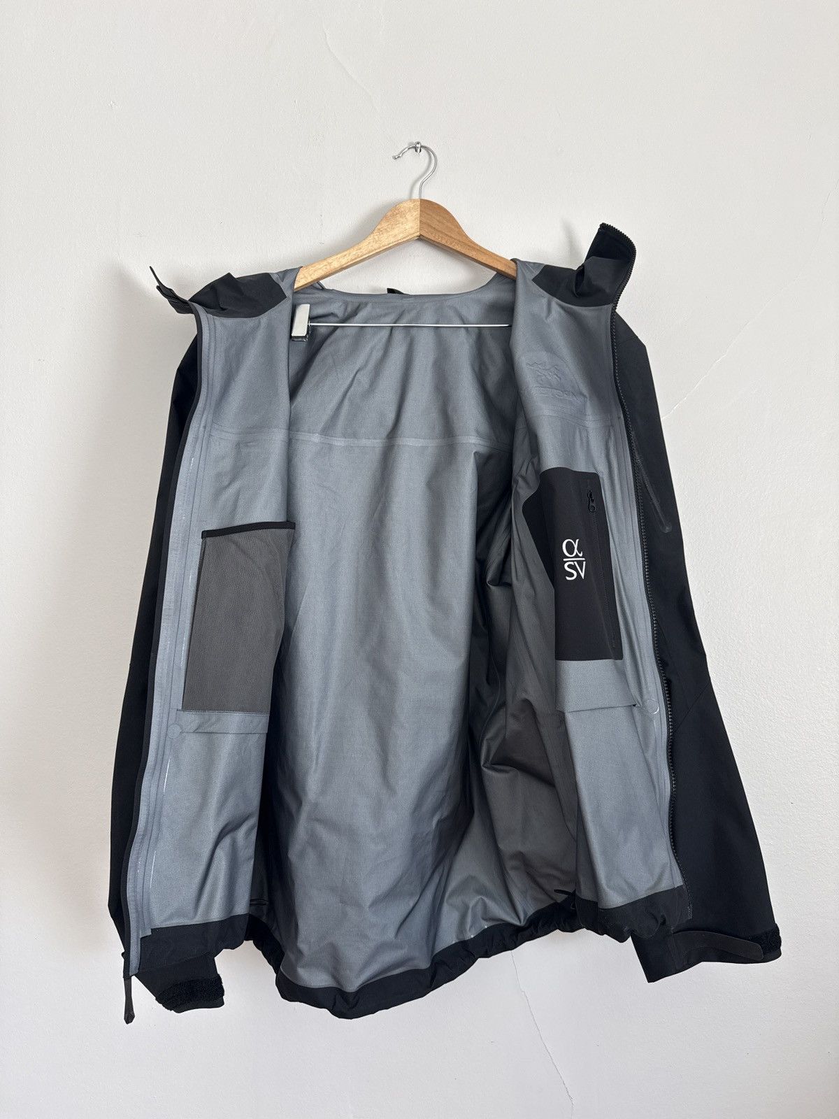 Arc'teryx Arc’teryx Alpha SV Black Size US L / EU 52-54 / 3 - 3 Thumbnail
