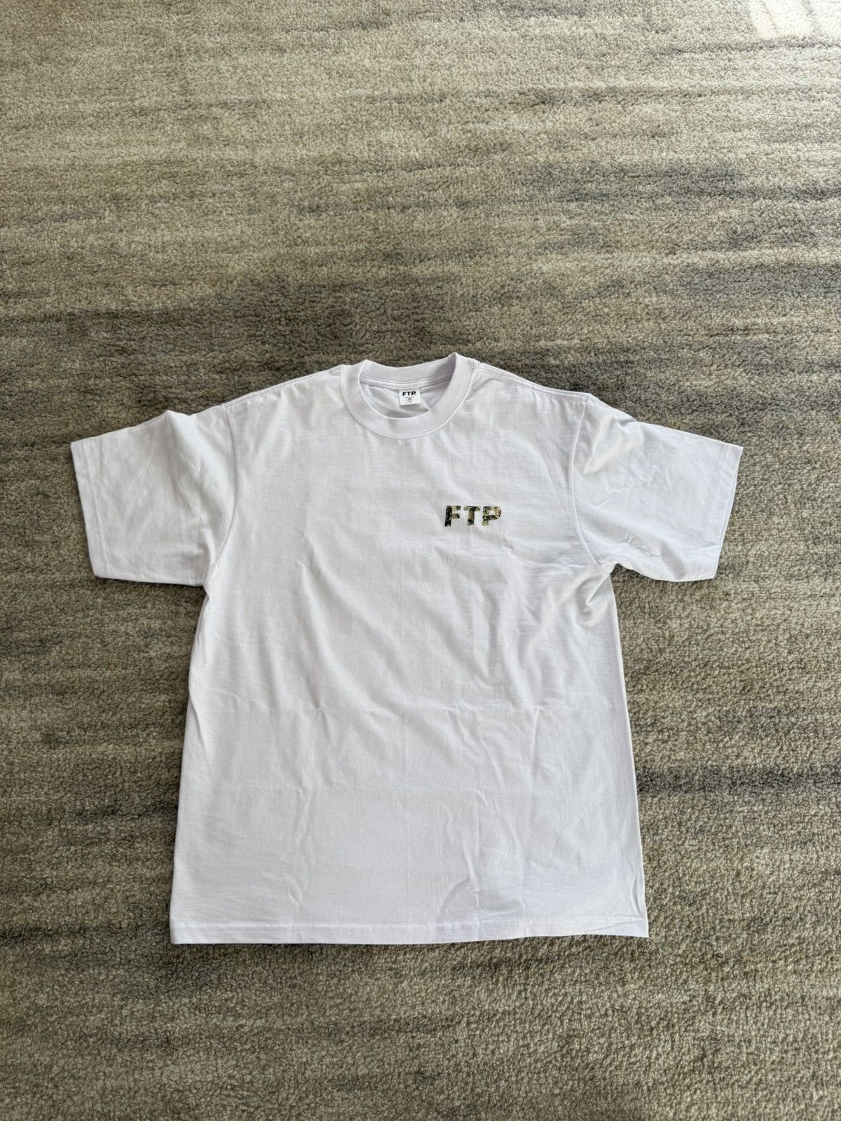 トップス FTP TREE CAMO LOGO TEE(WHITE) L FTP Tree Camo Logo Tee Shirt White Extra Large XL New In