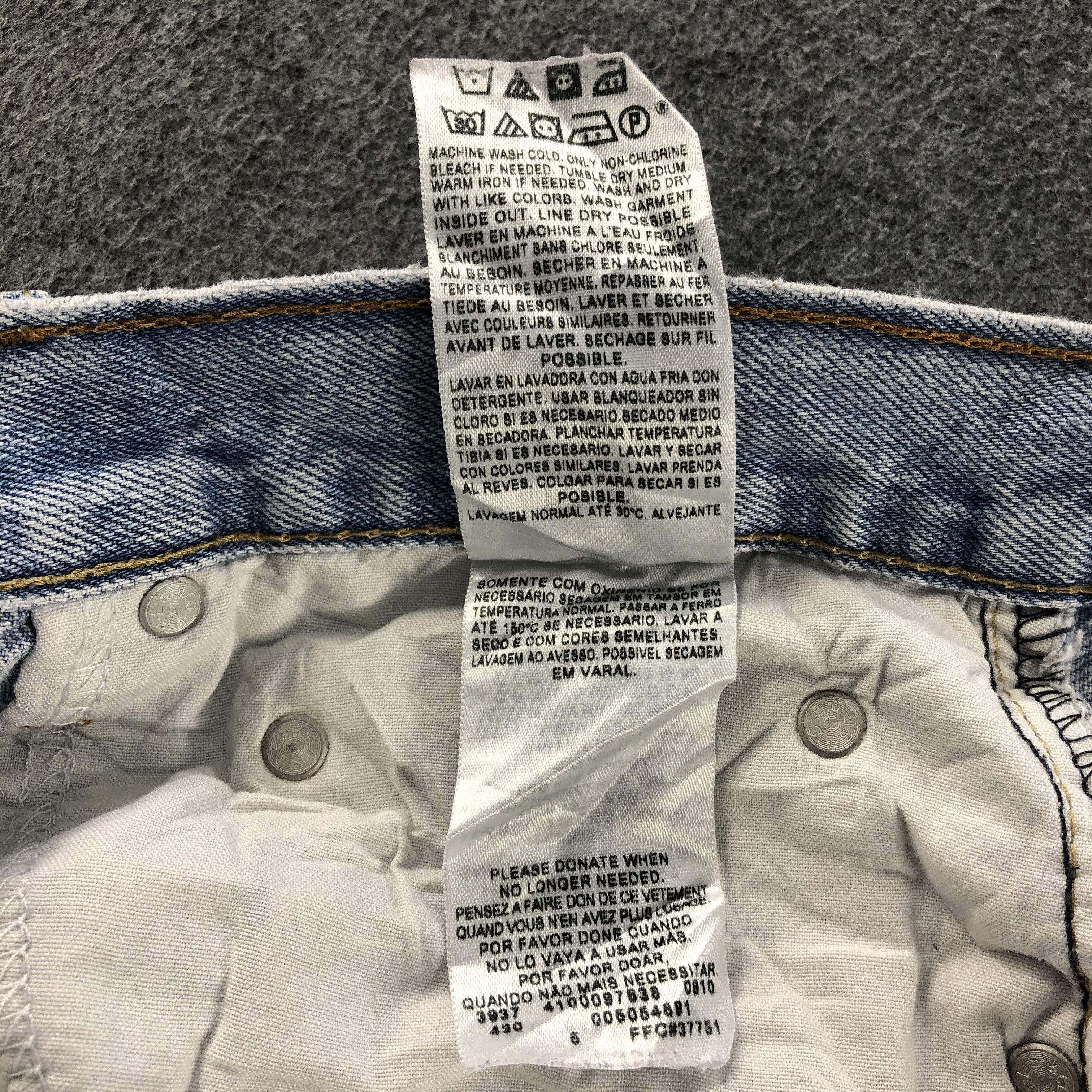 Vintage Light Wash Levis 505 Jeans-J1270