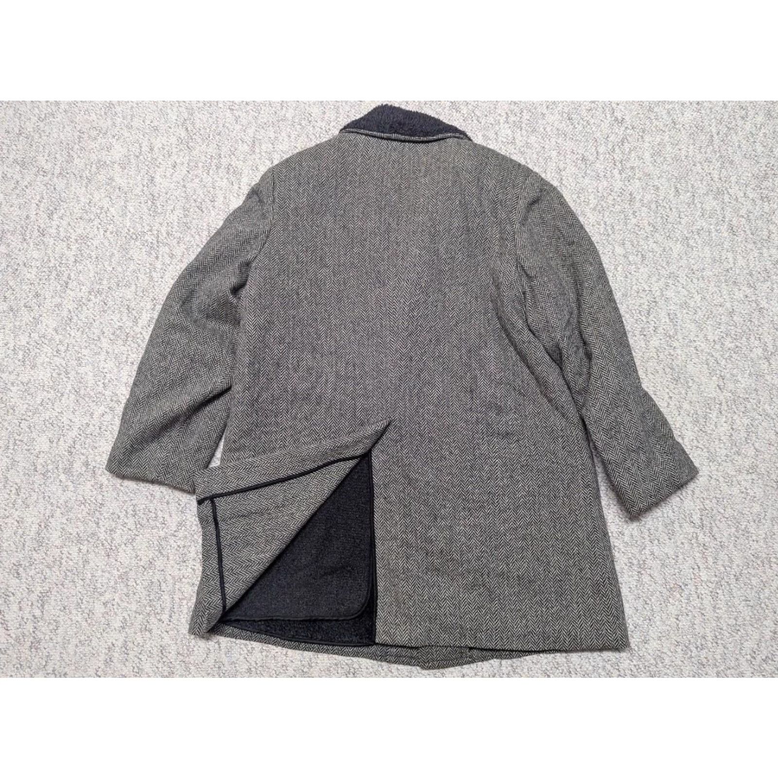Vintage VINTAGE Zero King Overcoat Shirt Men L Gray Tweed Herringbone 42-44 36" 24.5" 19" Chest Measurements Winter Charcoal Decade 40s 50s Mens Size US L / EU 52-54 / 3 - 2 Thumbnail