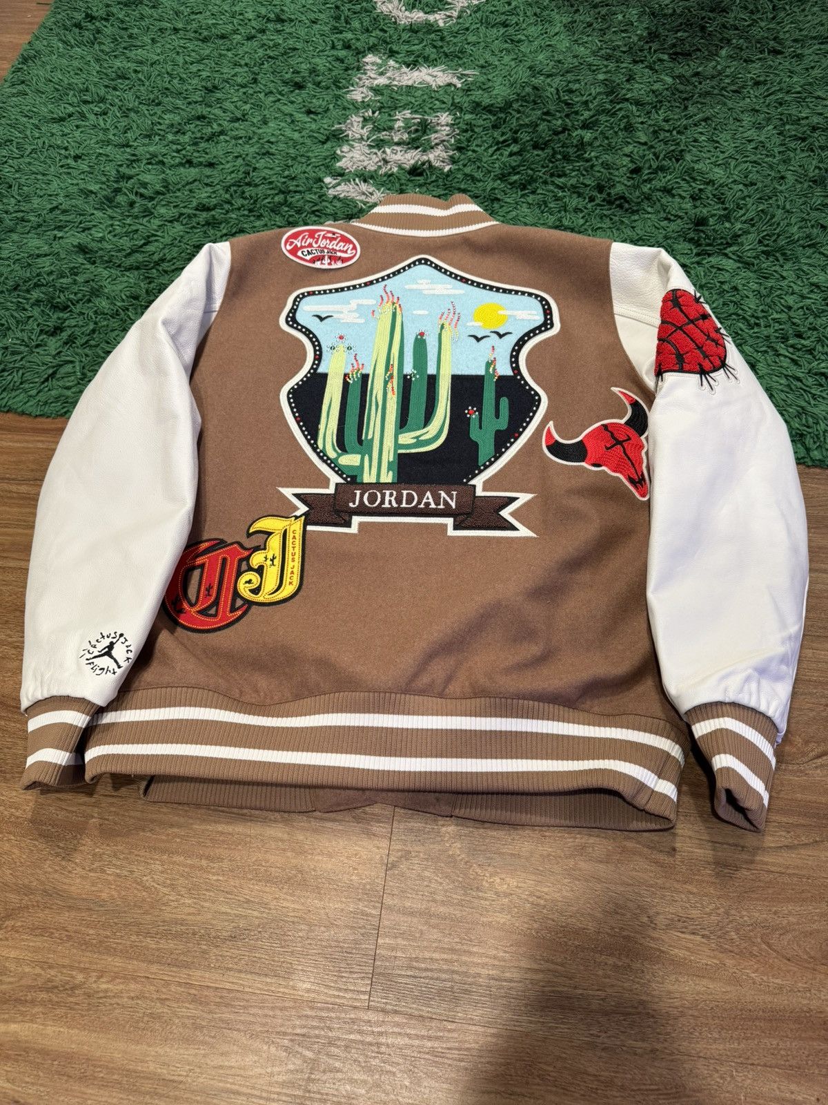 Jordan Brand × Travis Scott Travis Scott X Jordan Varsity Jacket Size US L / EU 52-54 / 3 - 7 Thumbnail
