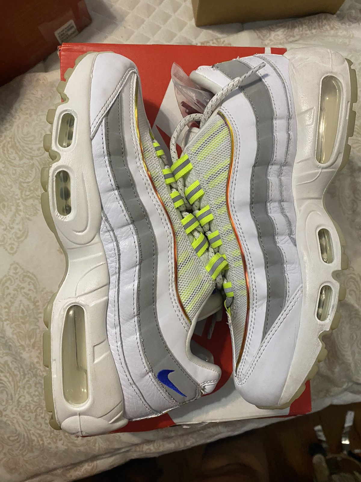 image of Nike De Lo Mio 95 Shoes in White, Women's (Size 8)
