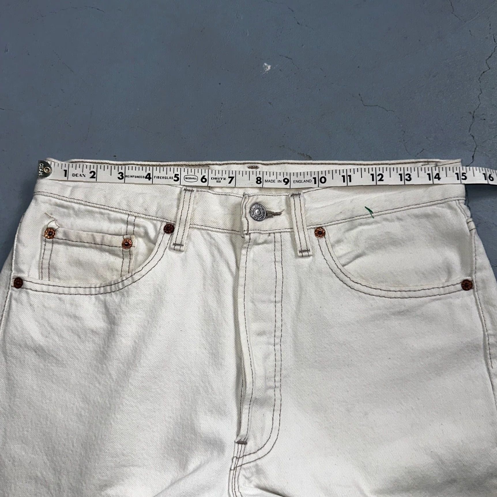Levi's VINTAGE Levi's 501 Jeans Men 31x32 White Light Wash 90s USA Straight Leg Regular Denim 501 Series - 31x32 Mens Size US 31 - 7 Thumbnail