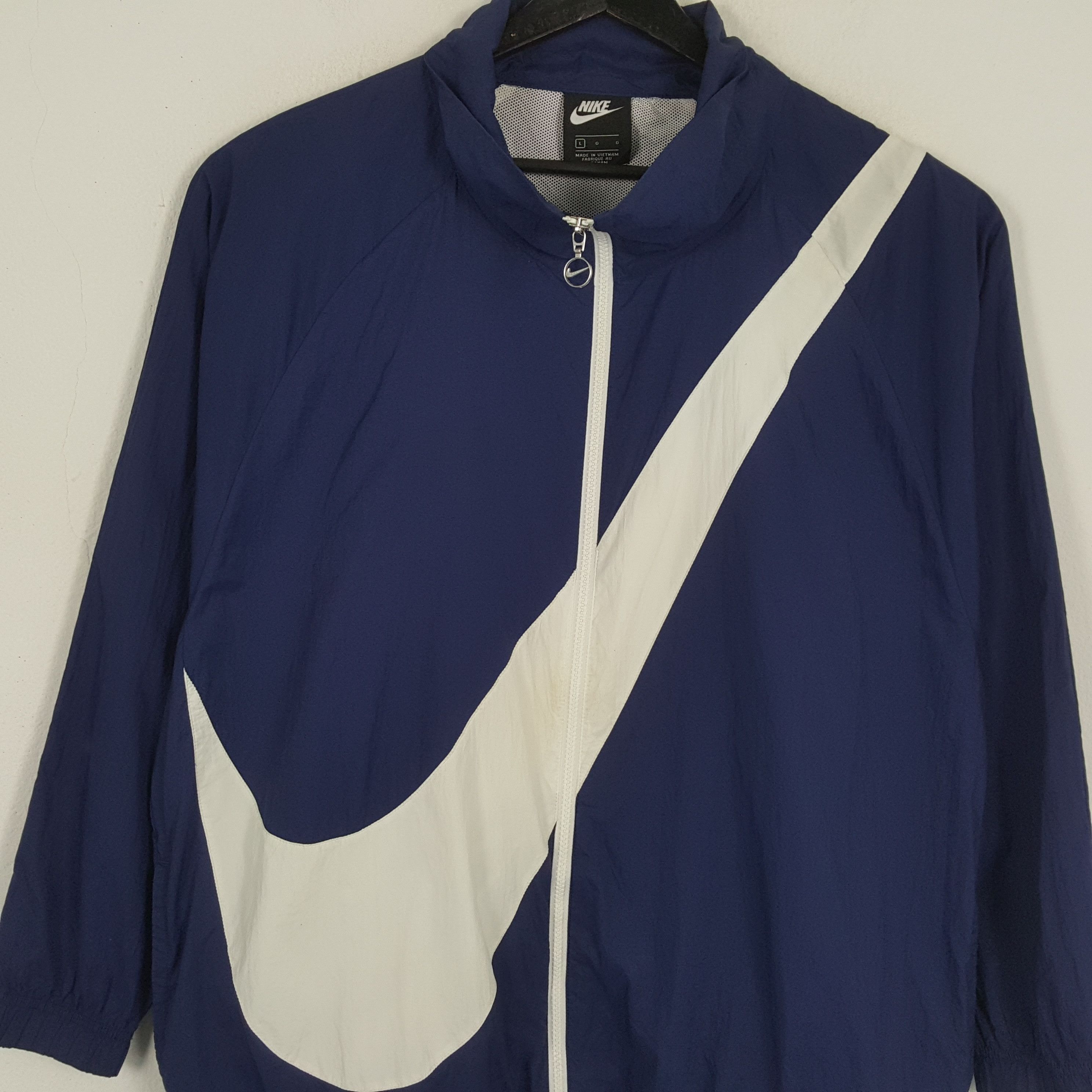 Nike × Vintage NIKE Big Logo Design Sportswear Style Windbreaker Jacket Size US XL / EU 56 / 4 - 1 Thumbnail