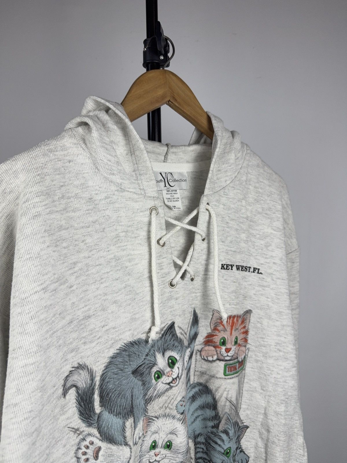 Vintage Vintage 1996 Cat Graphic Hoodie Key West Lace Up 90s Style Size US M / EU 48-50 / 2 - 2 Thumbnail