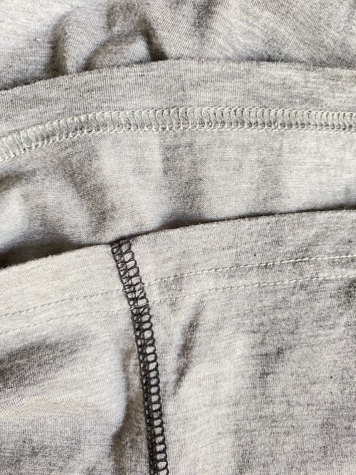 Katharine Hamnett London KATHARINE HAMNETT LONDON Gray Sheer Long-Sleeve Tee Size M / US 6-8 / IT 42-44 - 11 Thumbnail