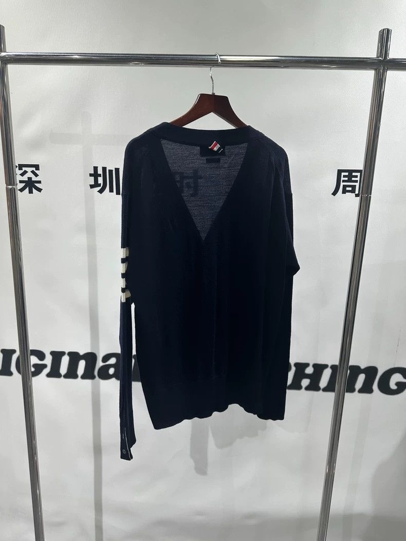 Thom Browne Thom BrowneNavy blue classic four-striped wool cardigan jac Size US XL / EU 56 / 4 - 4 Thumbnail