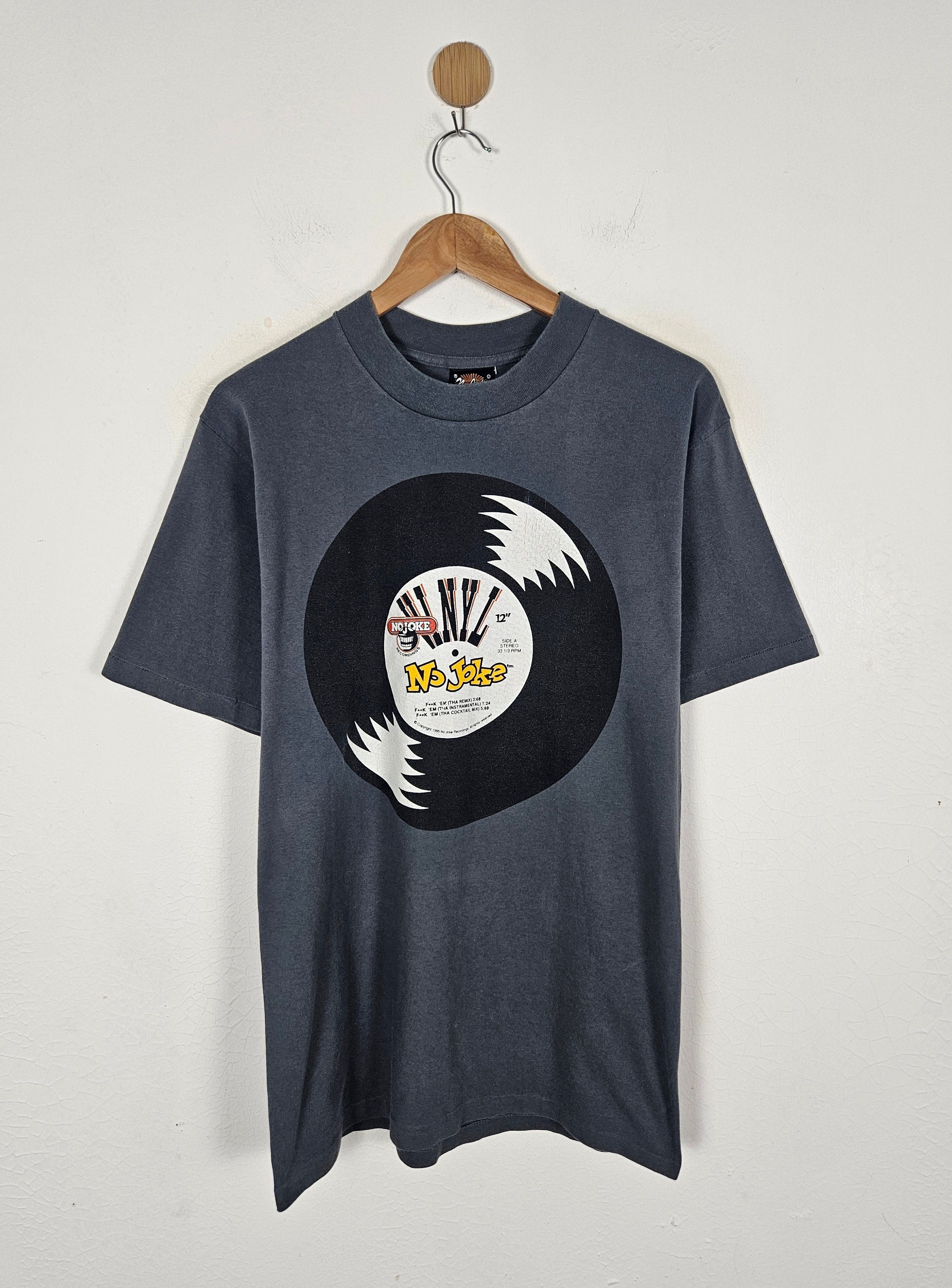 Vintage Vintage 90s NO JOKE tshirt Skate streetwear Size US M / EU 48-50 / 2 - 1 Thumbnail