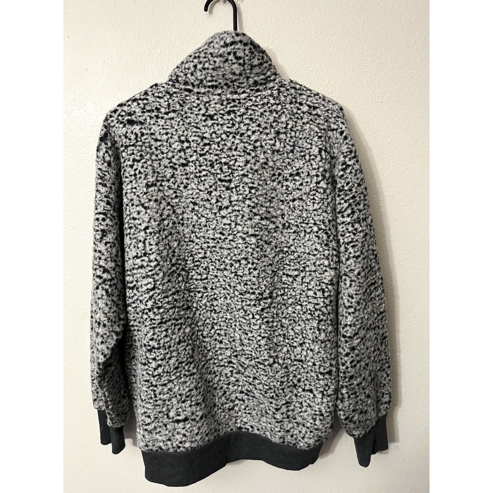Express Express One Eleven Gray Black 1/4 Zip Sherpa Fleece Pullover Sweater Small Womens Size S / US 4 / IT 40 - 2 Thumbnail