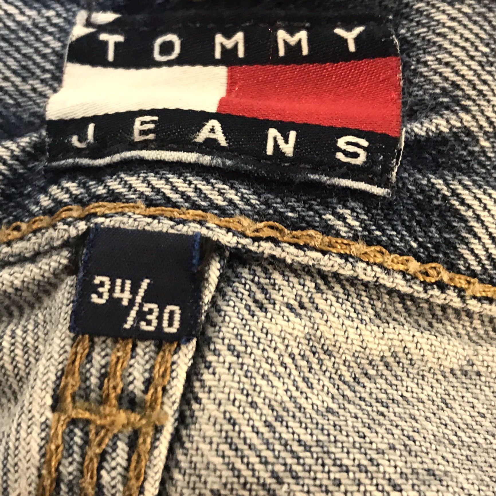 Tommy Hilfiger VINTAGE Tommy Hilfiger Men's Shorts Light Wash Blue Denim 34 Casual Summer 90s Size US 34 / EU 50 - 6 Thumbnail