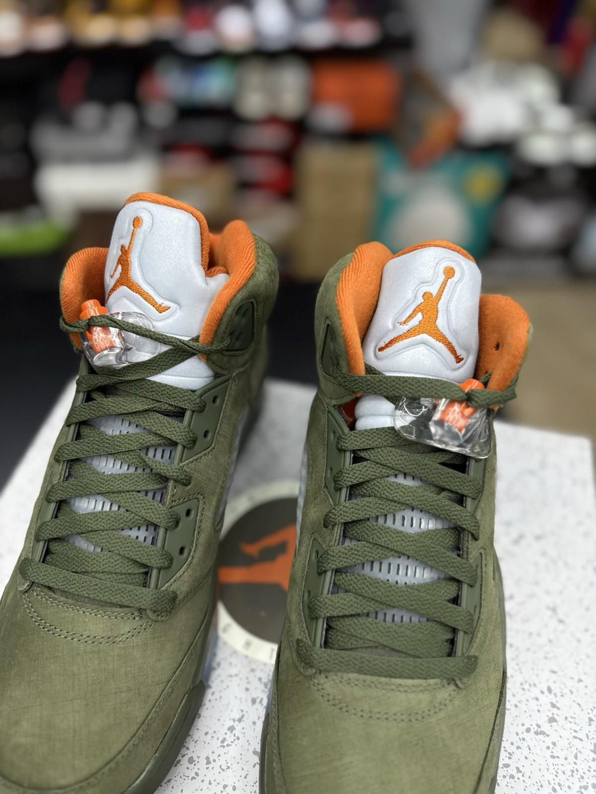 Jordan Brand Air Jordan 5 Retro 2024 Olive Men's Size (10) Sneakers Size US 10 / EU 43 - 5 Thumbnail