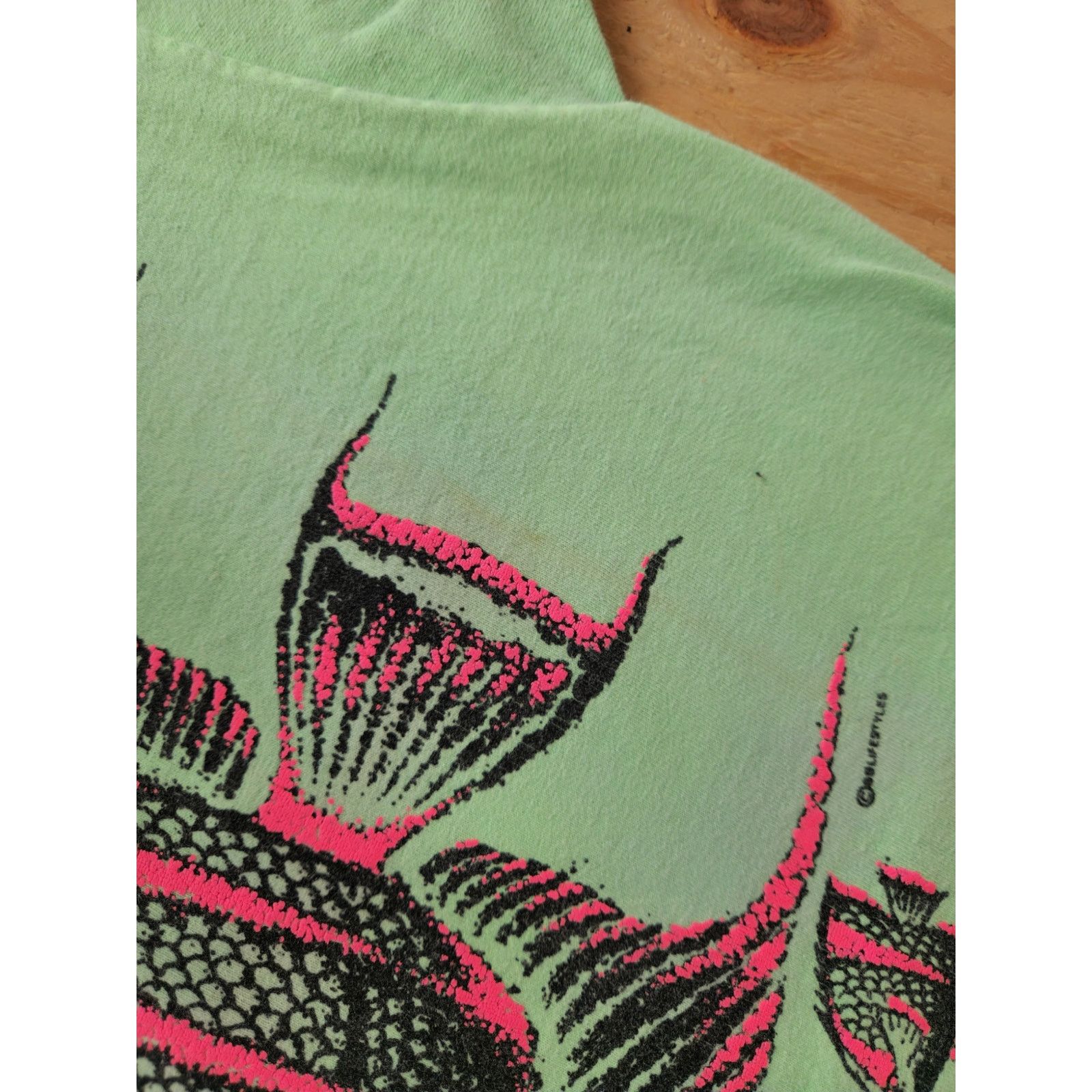 Vintage Vintage San Diego Fish Art Neon Single Stitch Shirt Faded XL Size US XL / EU 56 / 4 - 6 Thumbnail