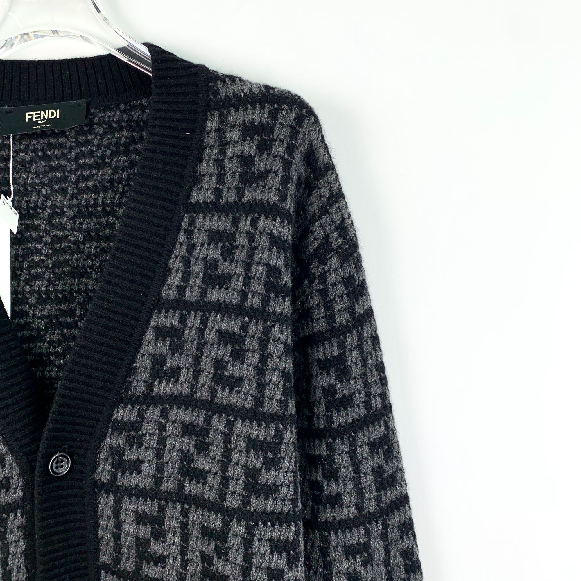 Fendi Fendi 2023 Black Cashmere V-Neck Single-Breasted Long-Sleeve Size US M / EU 48-50 / 2 - 5 Thumbnail