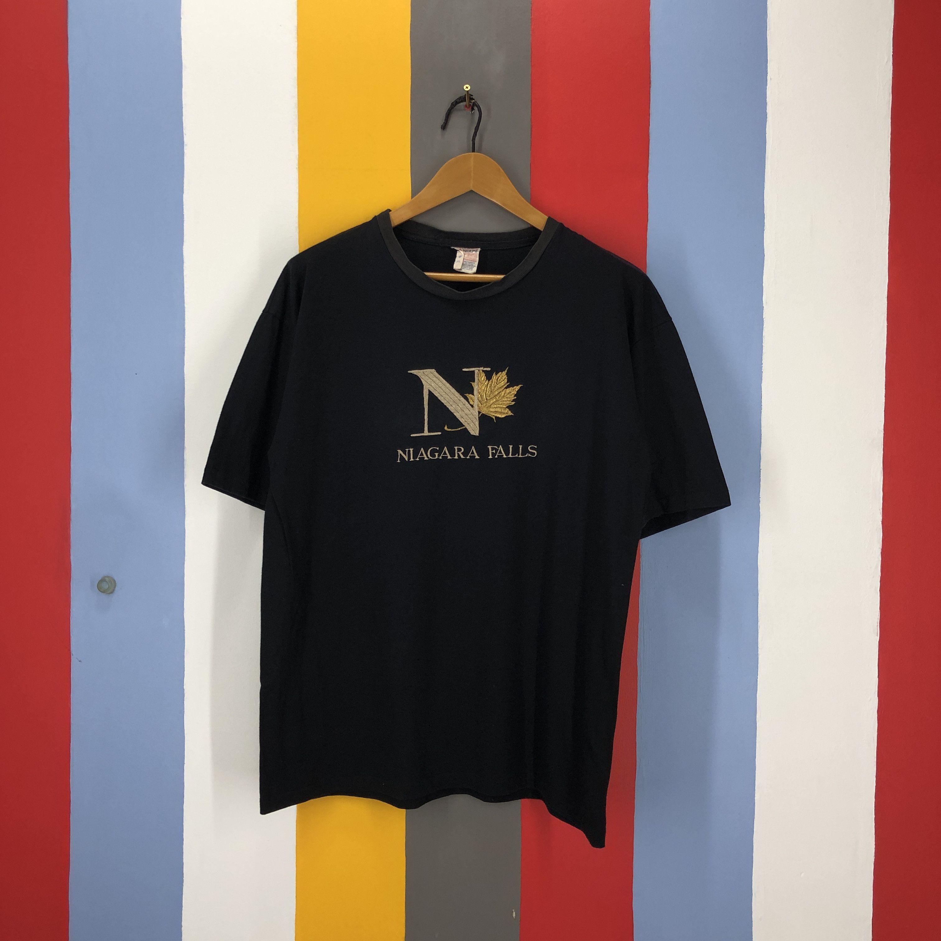 Other 90s Vintage NIAGARA FALLS CANADA Crew Neck T Shirt #1517/AZ Size US L / EU 52-54 / 3 - 1 Thumbnail