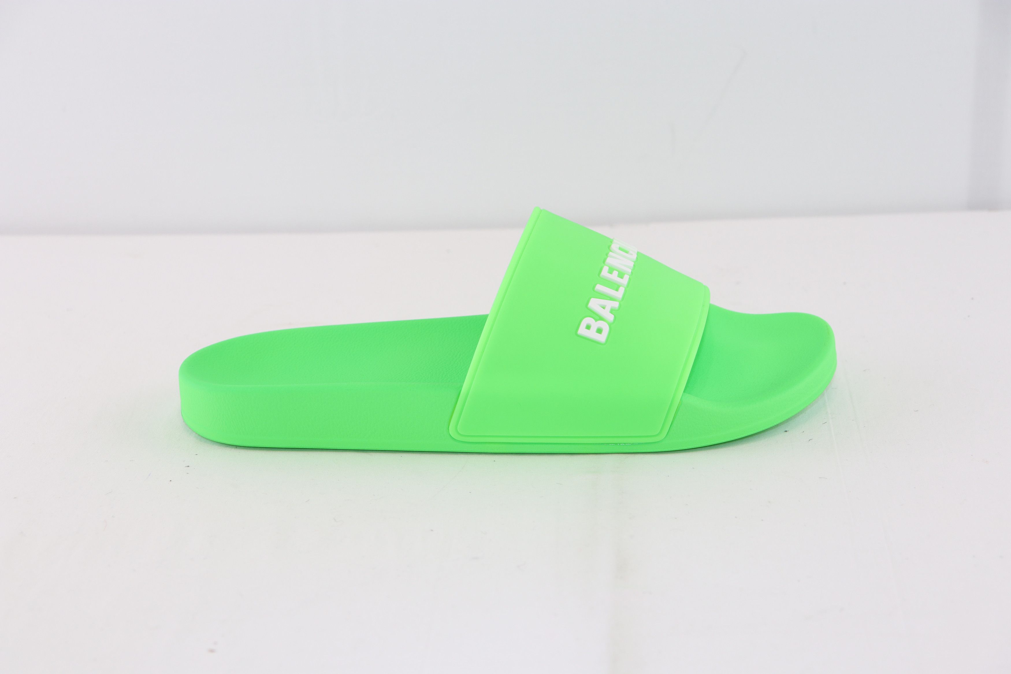Balenciaga o1rshd1 Rubber Logo Slides in Green Size US 12 / EU 45 - 4 Thumbnail