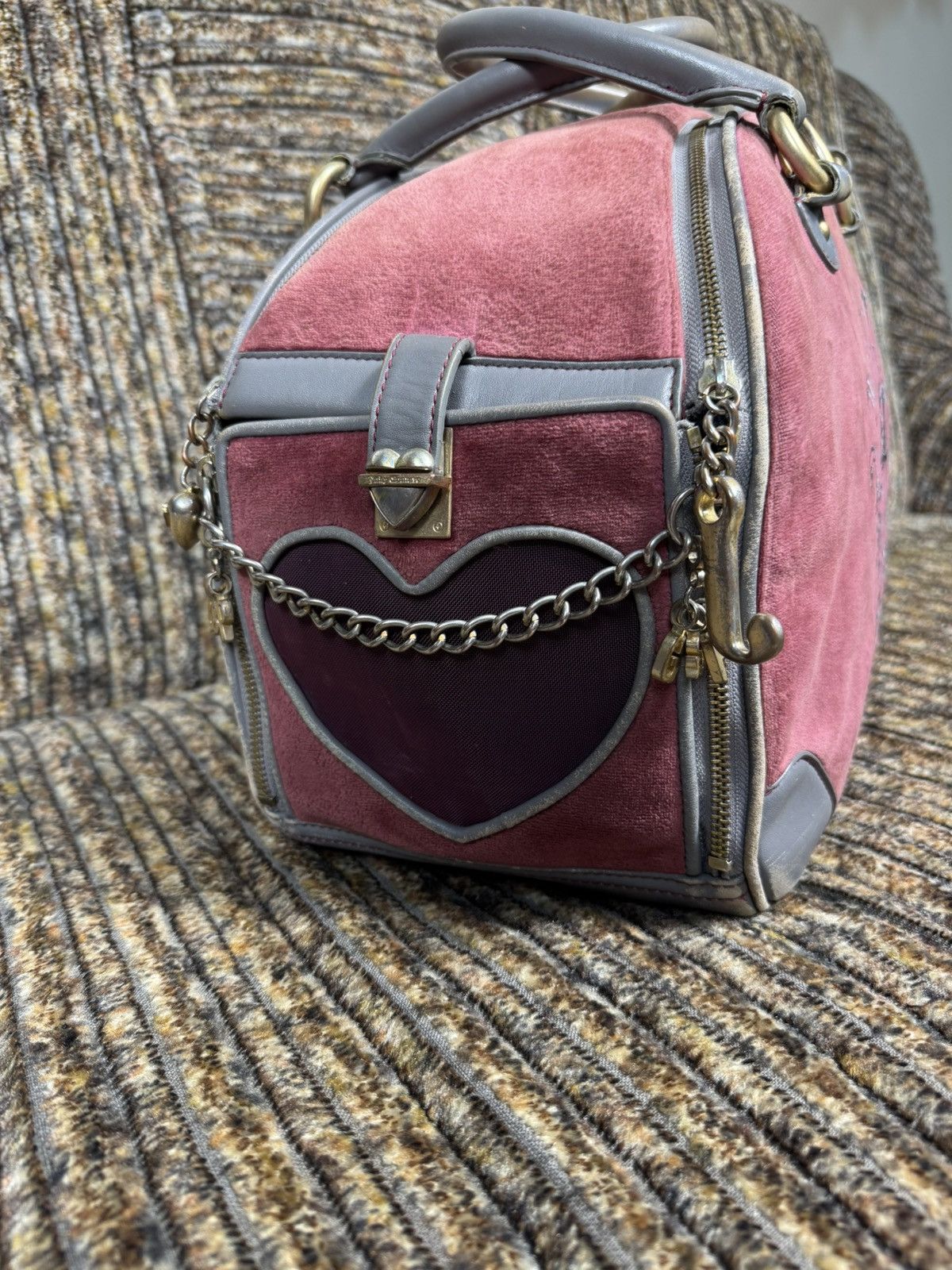 Juicy Couture Jeans VTG JUICY COUTURE RARE Y2K Pink Velvet Pet Carrier Handbag Size ONE SIZE - 16 Thumbnail