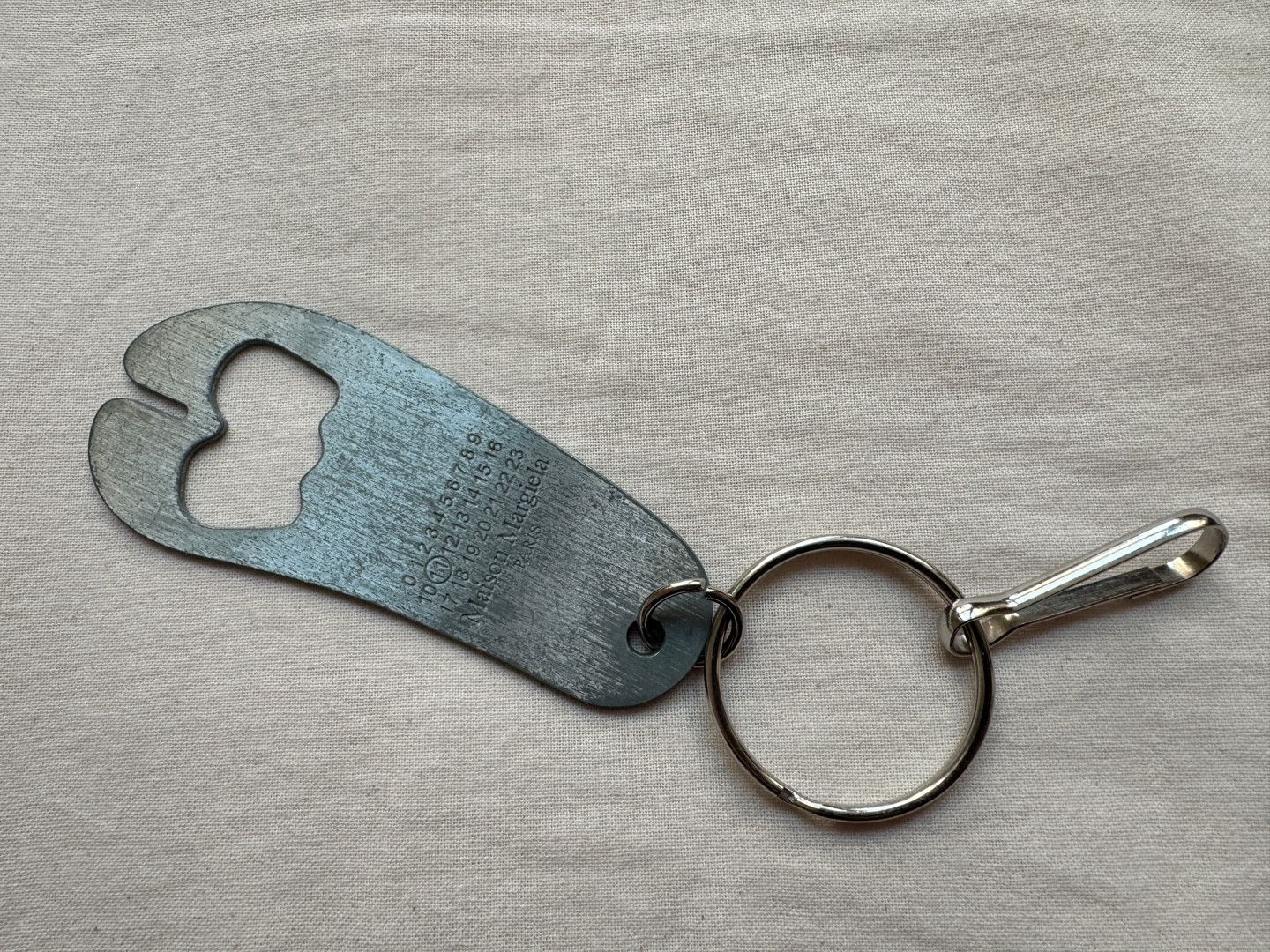 Maison Margiela Maison Margiela Tabi Bottle Opener Keyring Size ONE SIZE - 7 Thumbnail