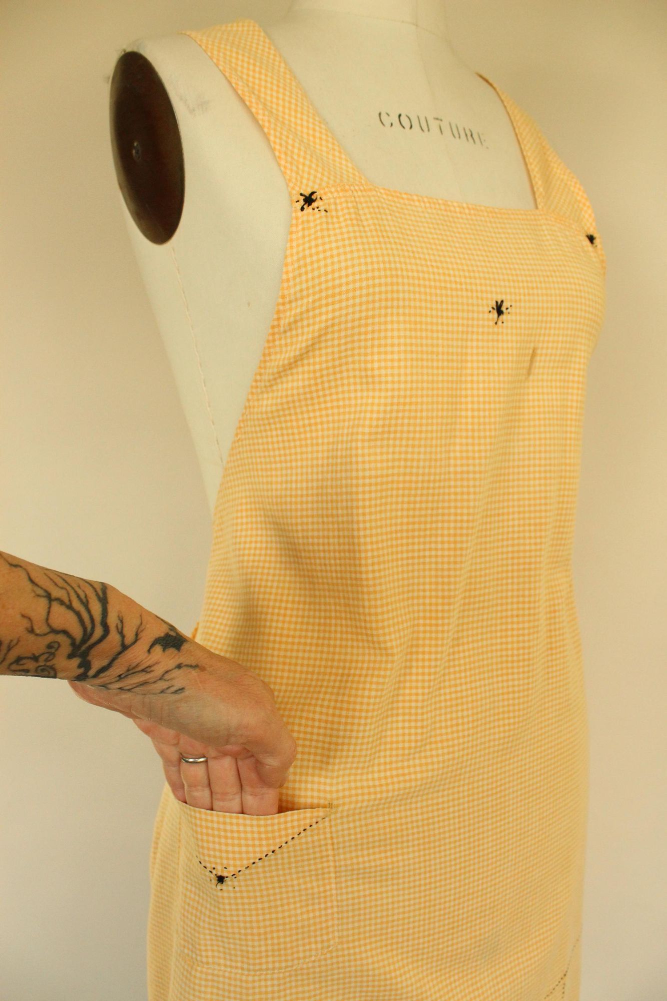 Vintage Vintage 1960s Apron, Orange Gingham Pinafore With Pocket Size ONE SIZE - 5 Thumbnail