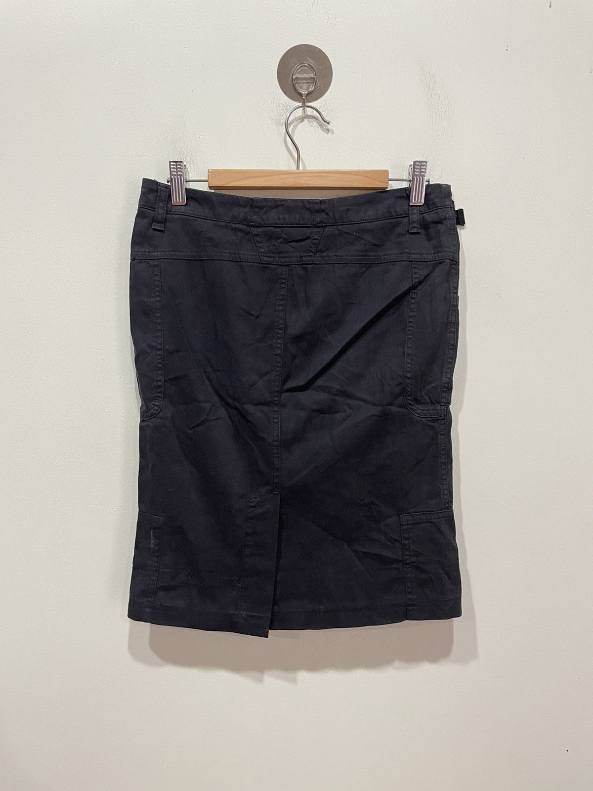 Emporio Armani Emporio Armani Mini Skirt Size 26" / US 2 / IT 38 - 2 Thumbnail
