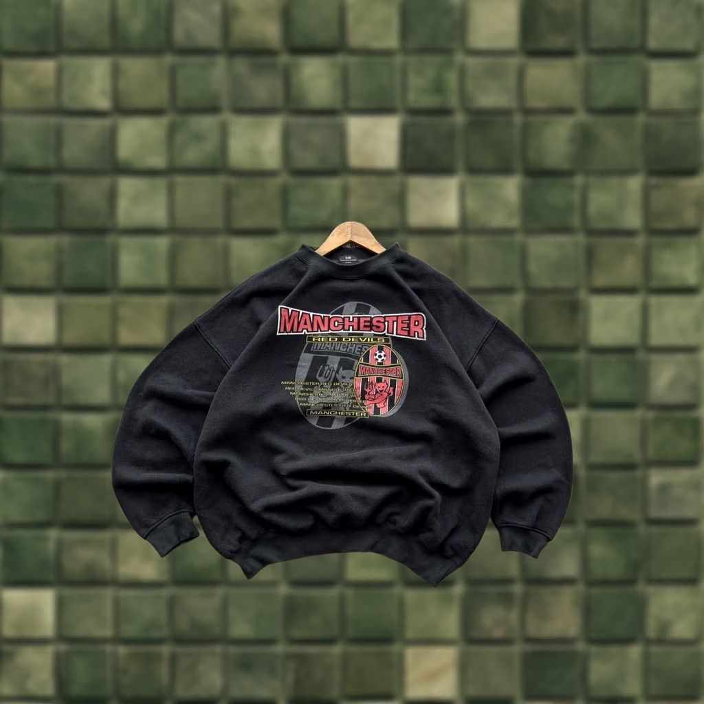Vintage VINTAGE Manchester United Red Devils Sweatshirt XL Black 90s Big Logo Football Club Pullover Mens Size US XL / EU 56 / 4 - 1 Thumbnail