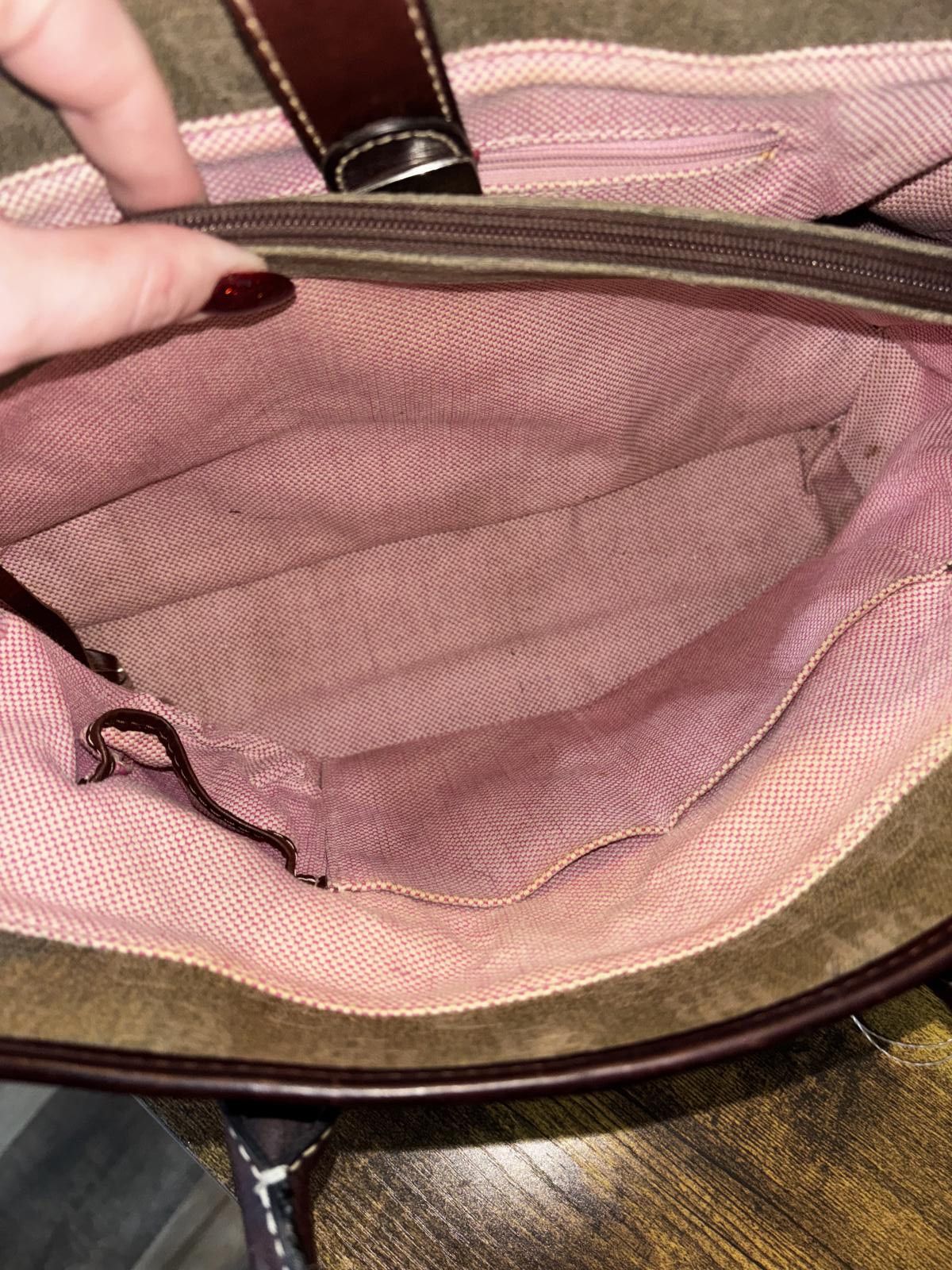 Dooney & Bourke Dooney & Bourke Khaki & Burgundy XL Tote Bag Size ONE SIZE - 5 Thumbnail