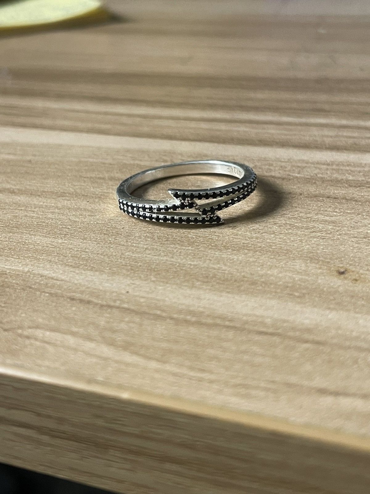 SSENSE × Stolen Girlfriends Club SSENSE X STOLEN GIRLFRIENDS CLUB SILVER DUSTED BOLT RING Size ONE SIZE - 1 Preview