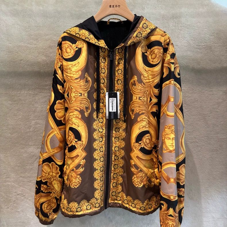 Versace Versace Printed zippered hooded zippered jacket jacket Size L / US 10 / IT 46 - 1 Thumbnail