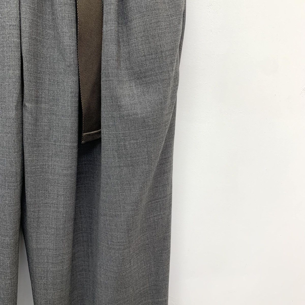 Brunello Cucinelli Brunello Cucinelli Grey Belt Detail Wool Trousers K26WX Size 26" / US 2 / IT 38 - 4 Thumbnail