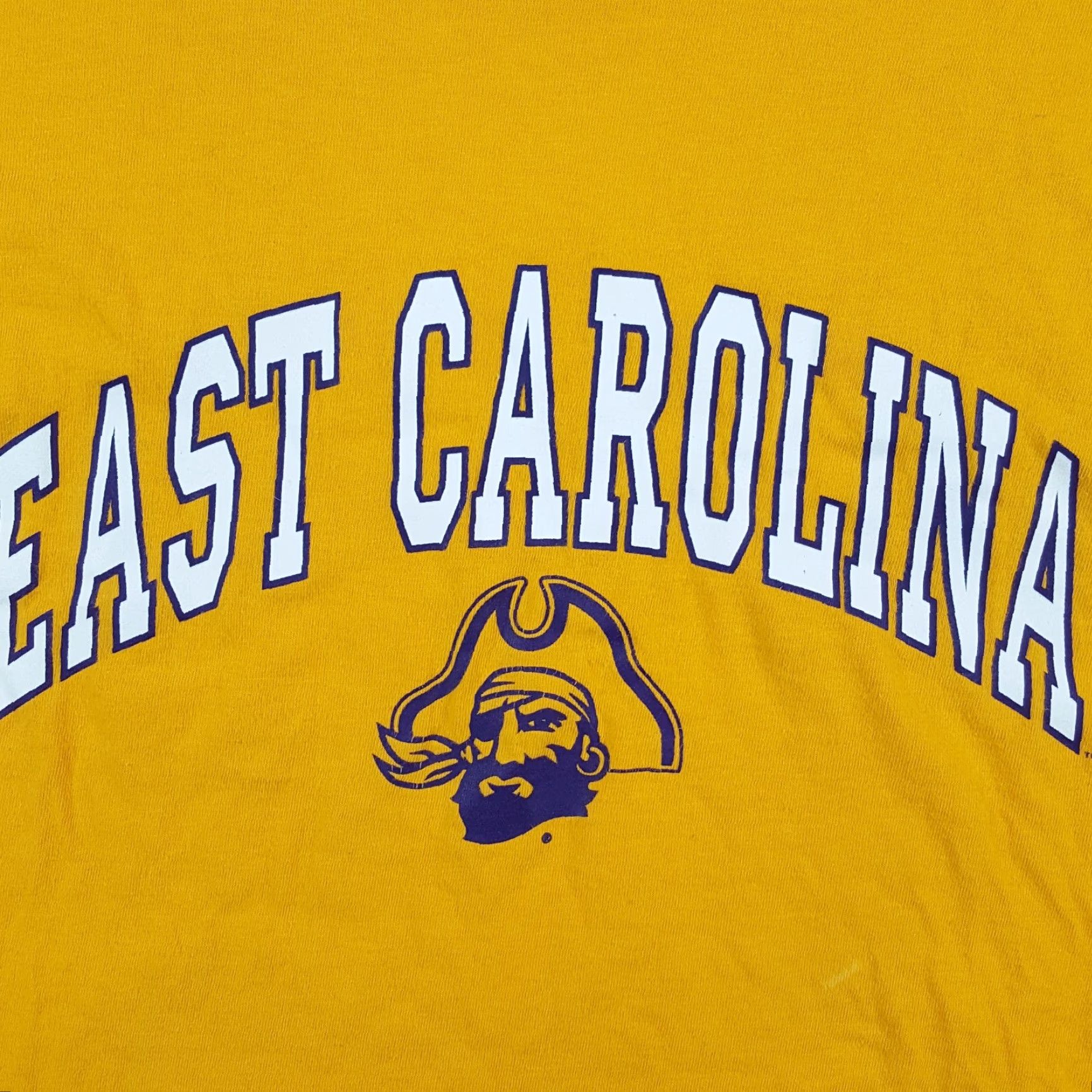 Vintage Vintage East Carolina Pirates NCAA Football T-Shirt Men Large Yellow College Retro 90s Y2K Size US L / EU 52-54 / 3 - 3 Thumbnail