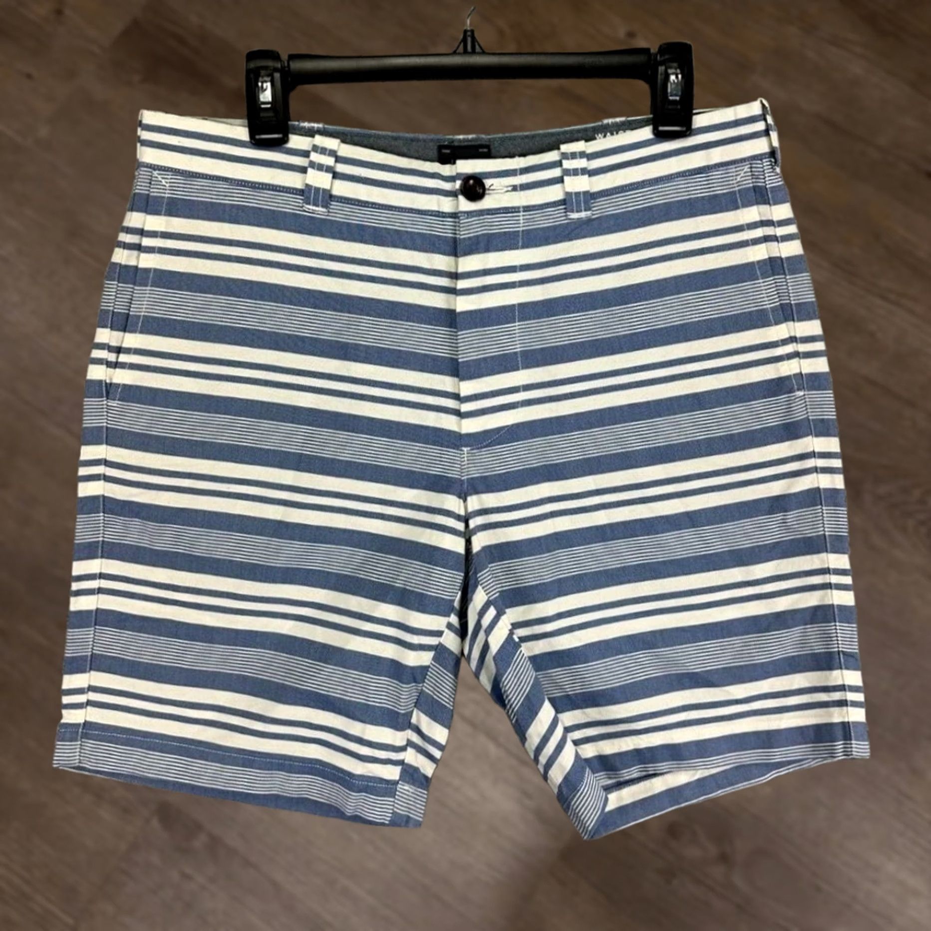 J.Crew J.CREW Shorts Mens 32X9 Blue Striped Khakis Chino Flat Front NEW Size US 32 / EU 48 - 1 Thumbnail