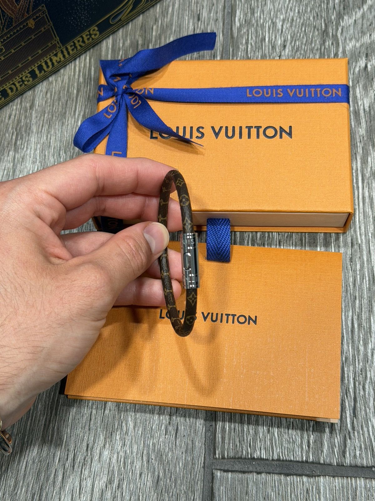Louis Vuitton Louis Vuitton Keep It Bracelet Size ONE SIZE - 4 Thumbnail
