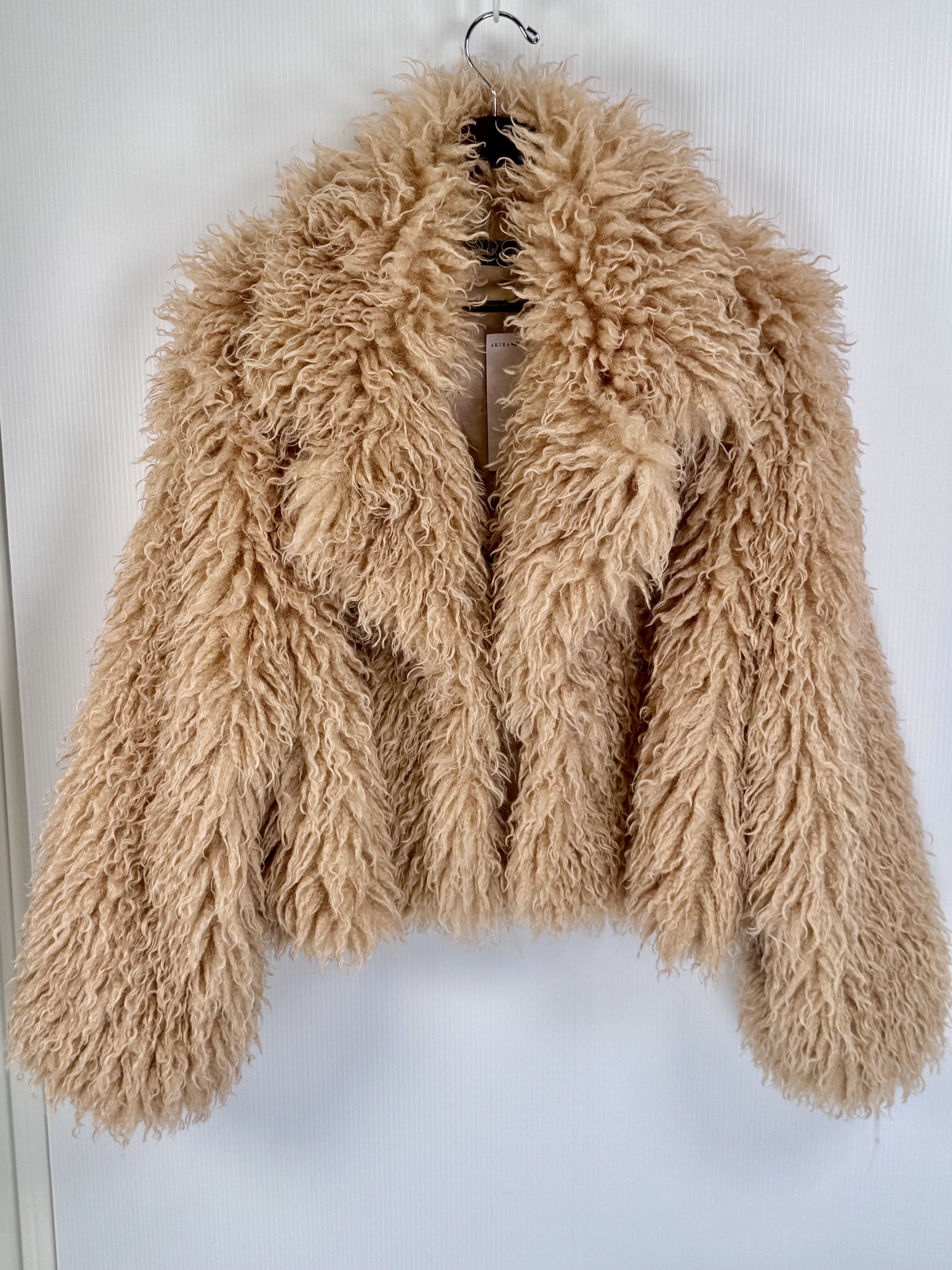 Akira AKIRA OVERSIZED CROPPED JOJO GOLDEN FAUX FUR COAT Size XL / US 12-14 / IT 48-50 - 4 Thumbnail