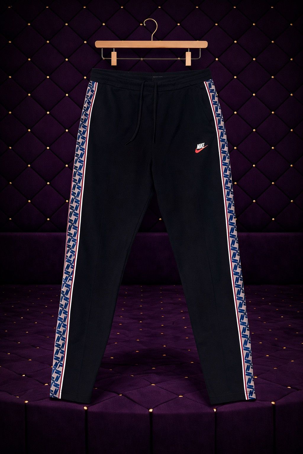 Nike NIKE LOGO TAPE SIDE STRIPE TRACK PANTS Size US 32 / EU 48 - 1 Preview