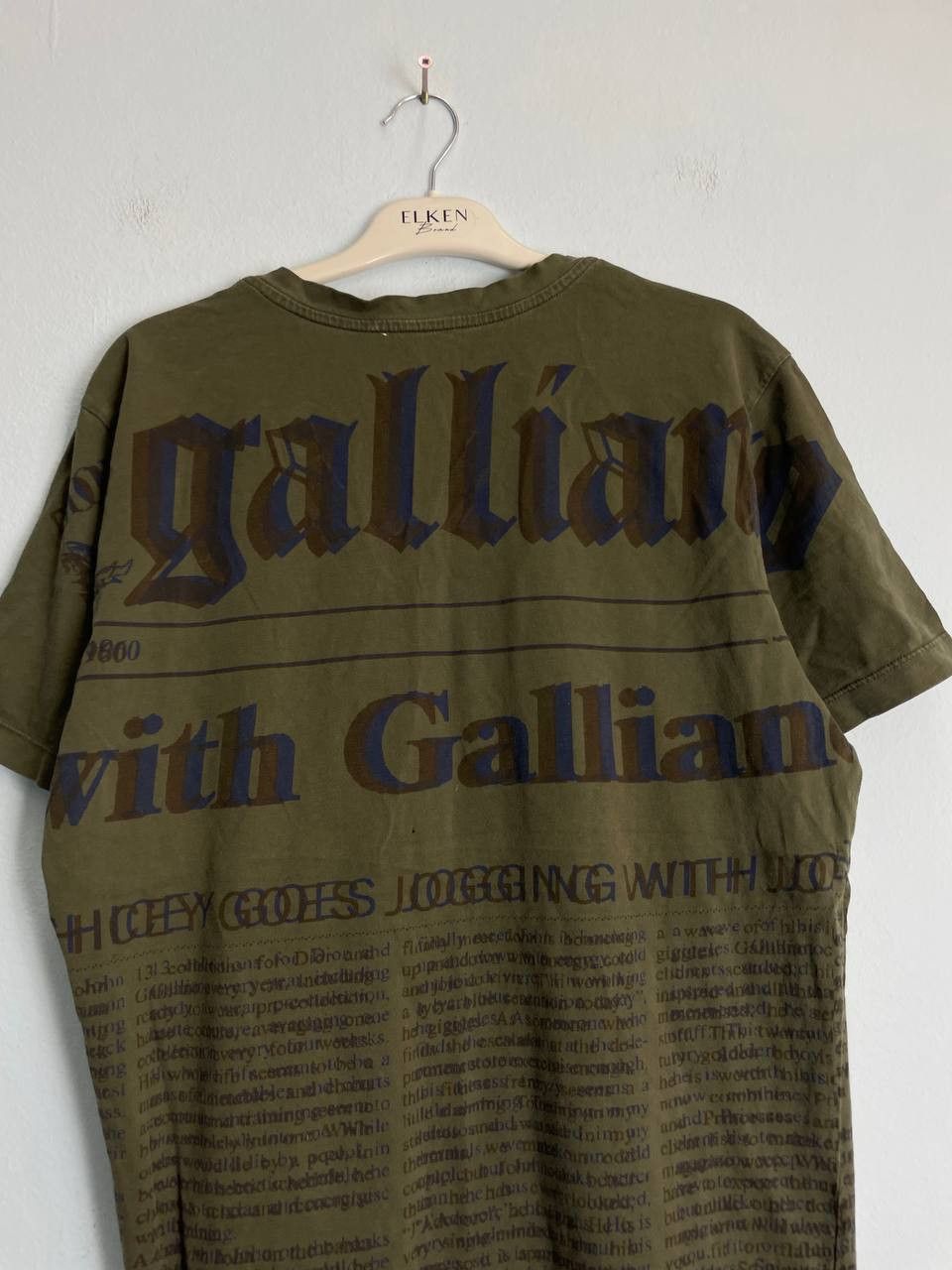 Designer × John Galliano Vintage John Galliano Newspaper Print T-shirt Rare Size US L / EU 52-54 / 3 - 3 Thumbnail
