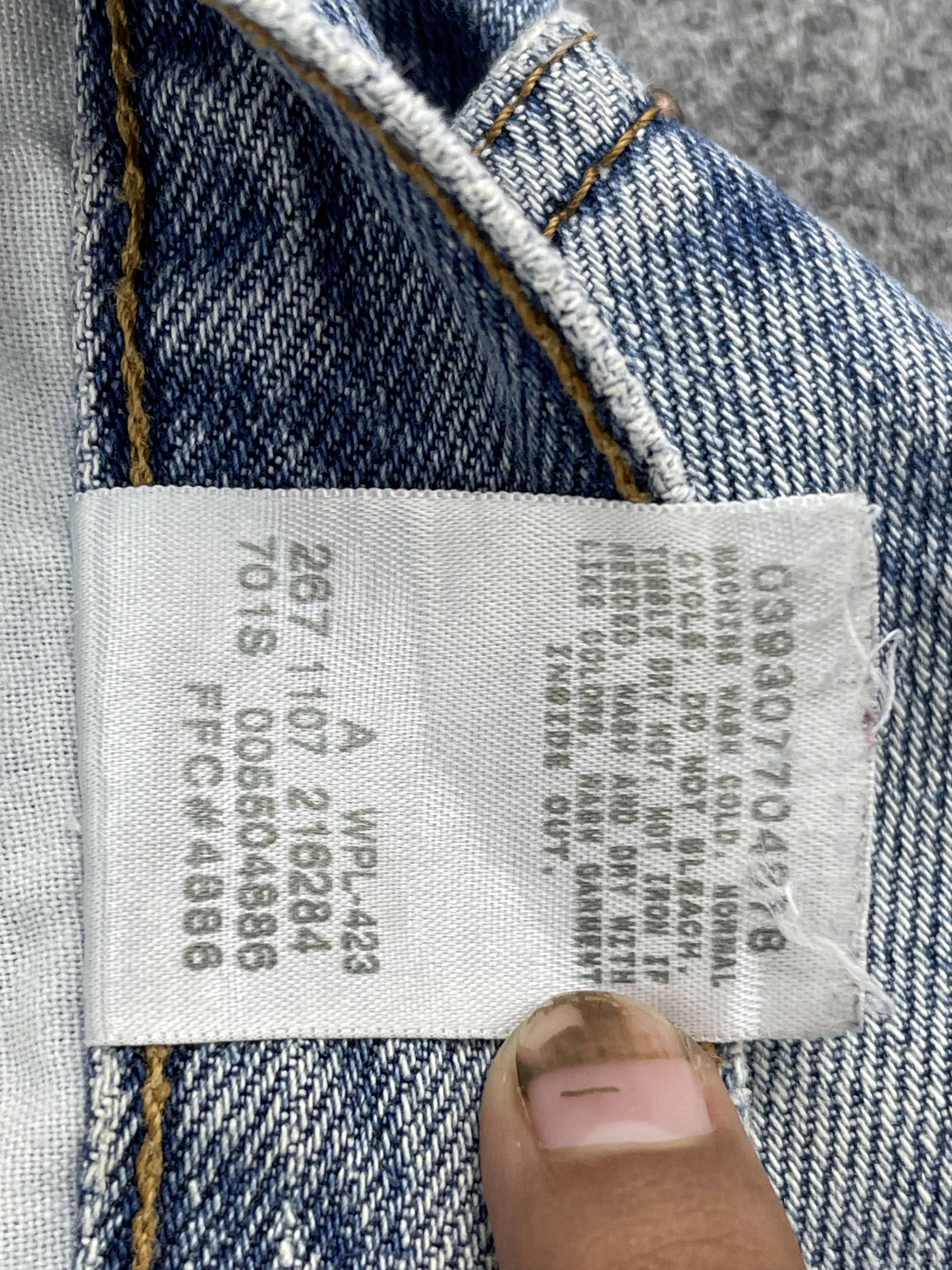 Levi's Distressed Vintage Levis 550 Light Washed Denim DP2512 Size US 31 - 8 Thumbnail