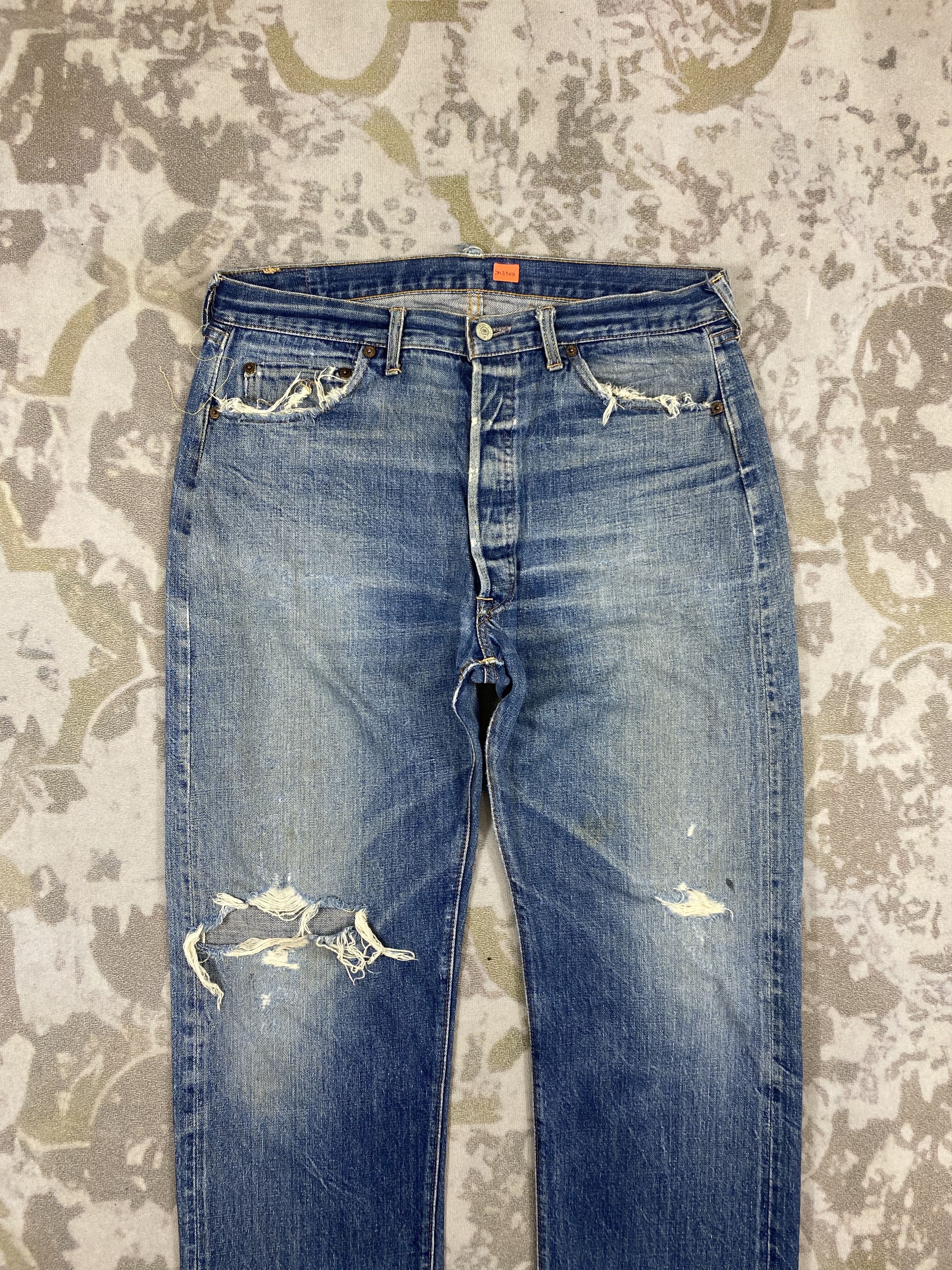 Levi's Vintage Clothing 35x31.5 Vintage Levi's 501 Big E Top Button 8-JN3944 Size US 35 - 3 Thumbnail