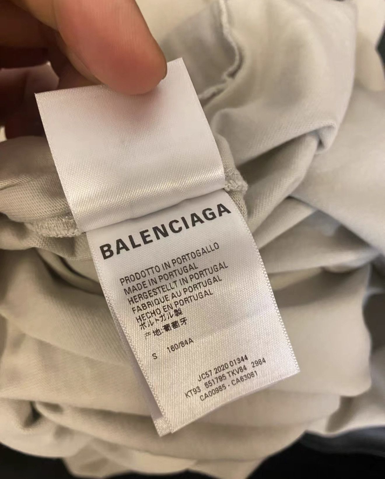 Balenciaga Balenciaga Paris Fashion Week Oversized T Shirt Size US S / EU 44-46 / 1 - 5 Thumbnail