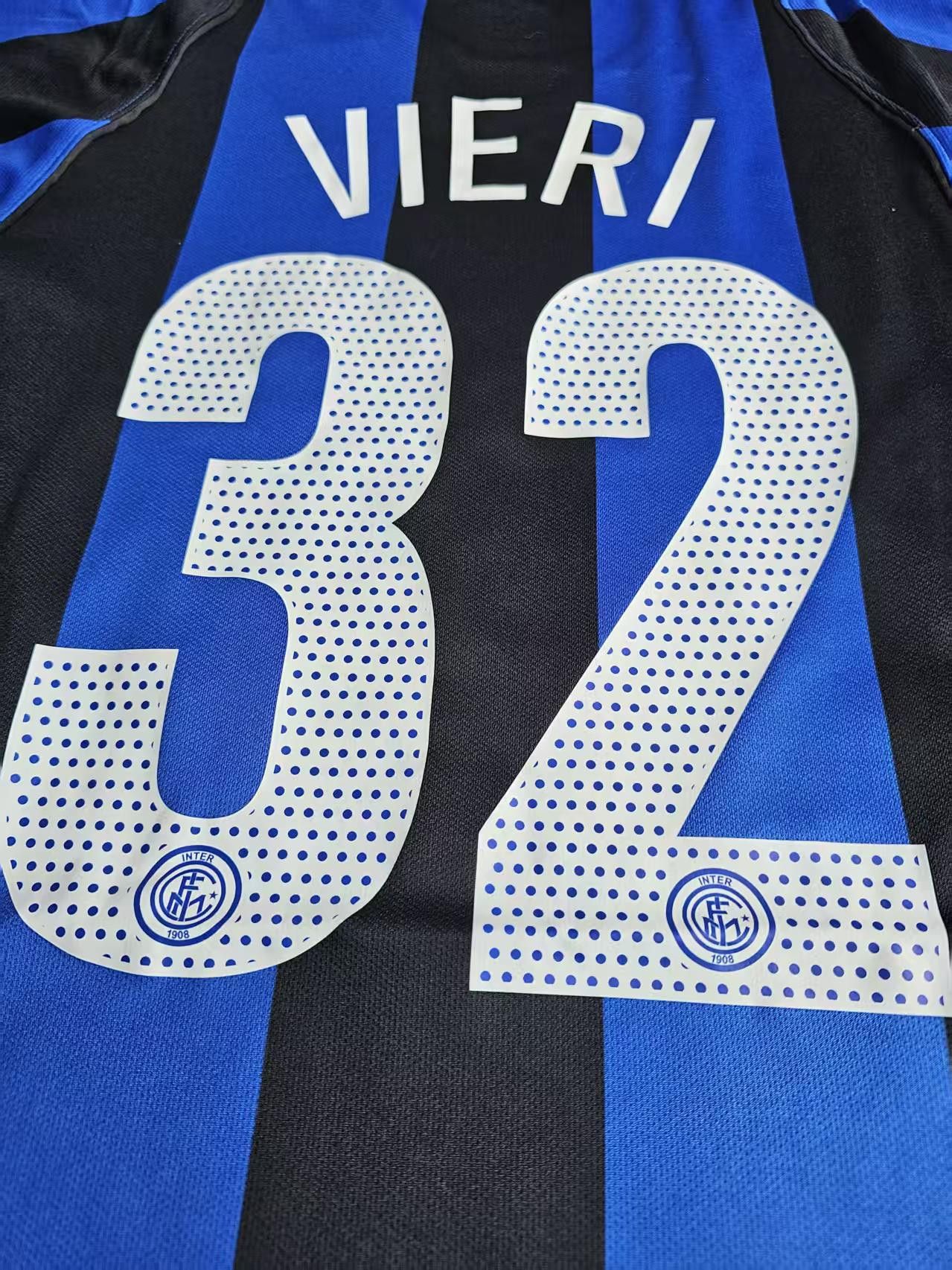 Other 2004 2005 Inter milan #32 Christian Vieri Jersey Size US S / EU 44-46 / 1 - 5 Thumbnail