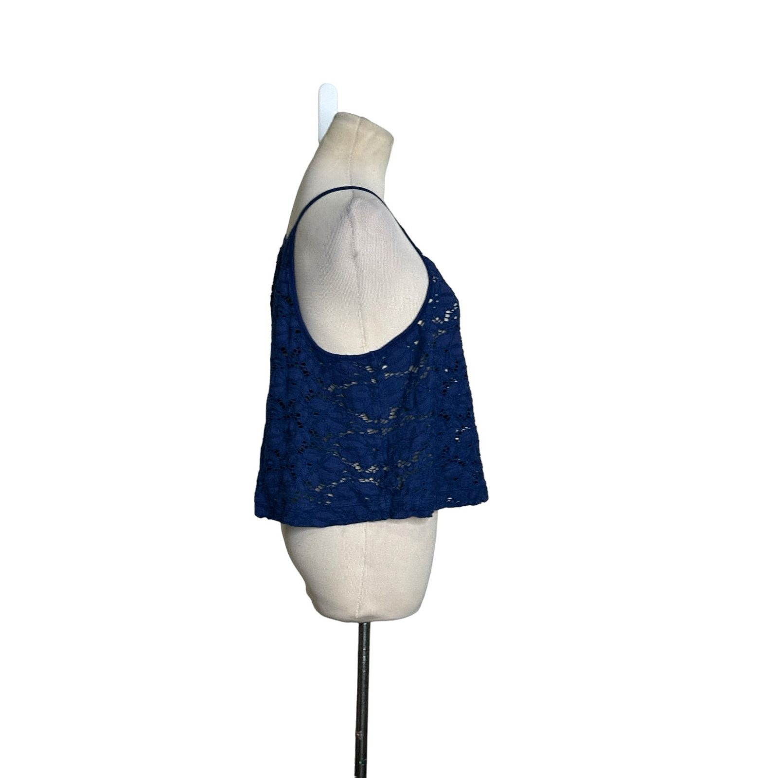 Express Express blue eyelet racer back tank top Cami Size M Size M / US 6-8 / IT 42-44 - 7 Thumbnail
